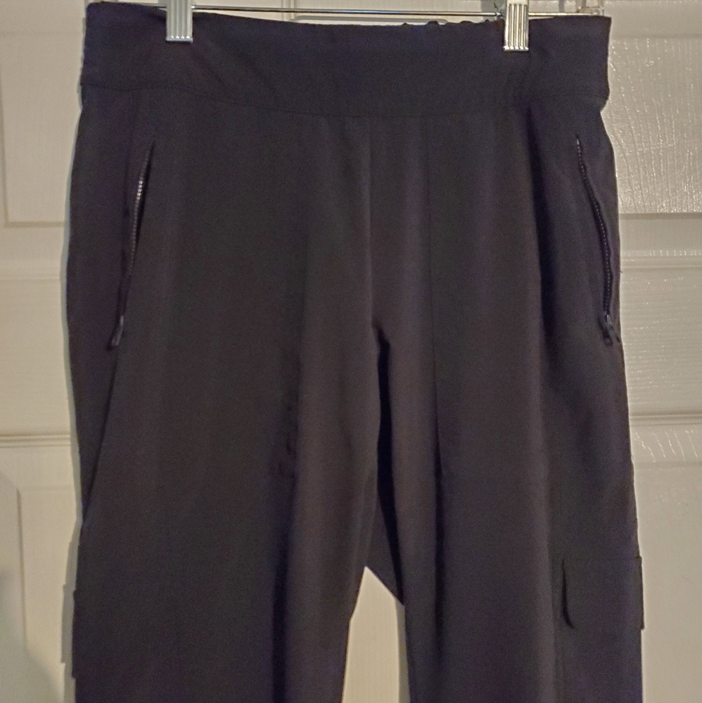 Athleta Solid Black Chelsea Cargo Pants 4, 6 - Picture 4 of 9